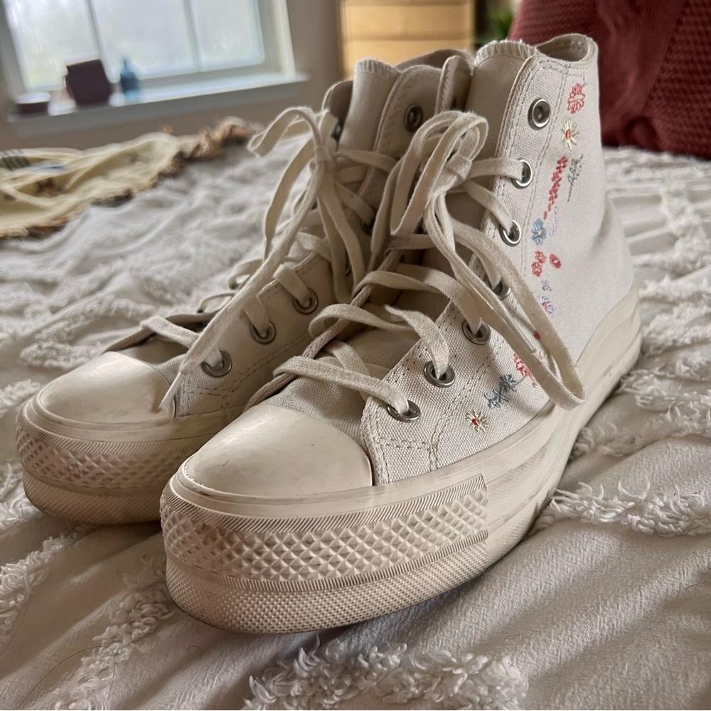 Limited Edition Platform Converse (Women’s 8)